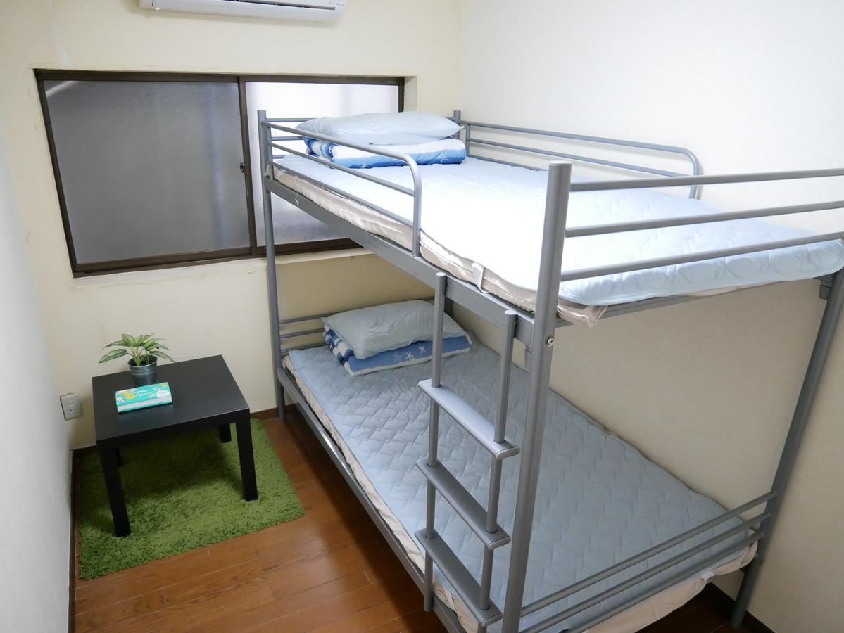 Guest House Twenty-Seven 27 โอซาก้า ภายนอก รูปภาพ